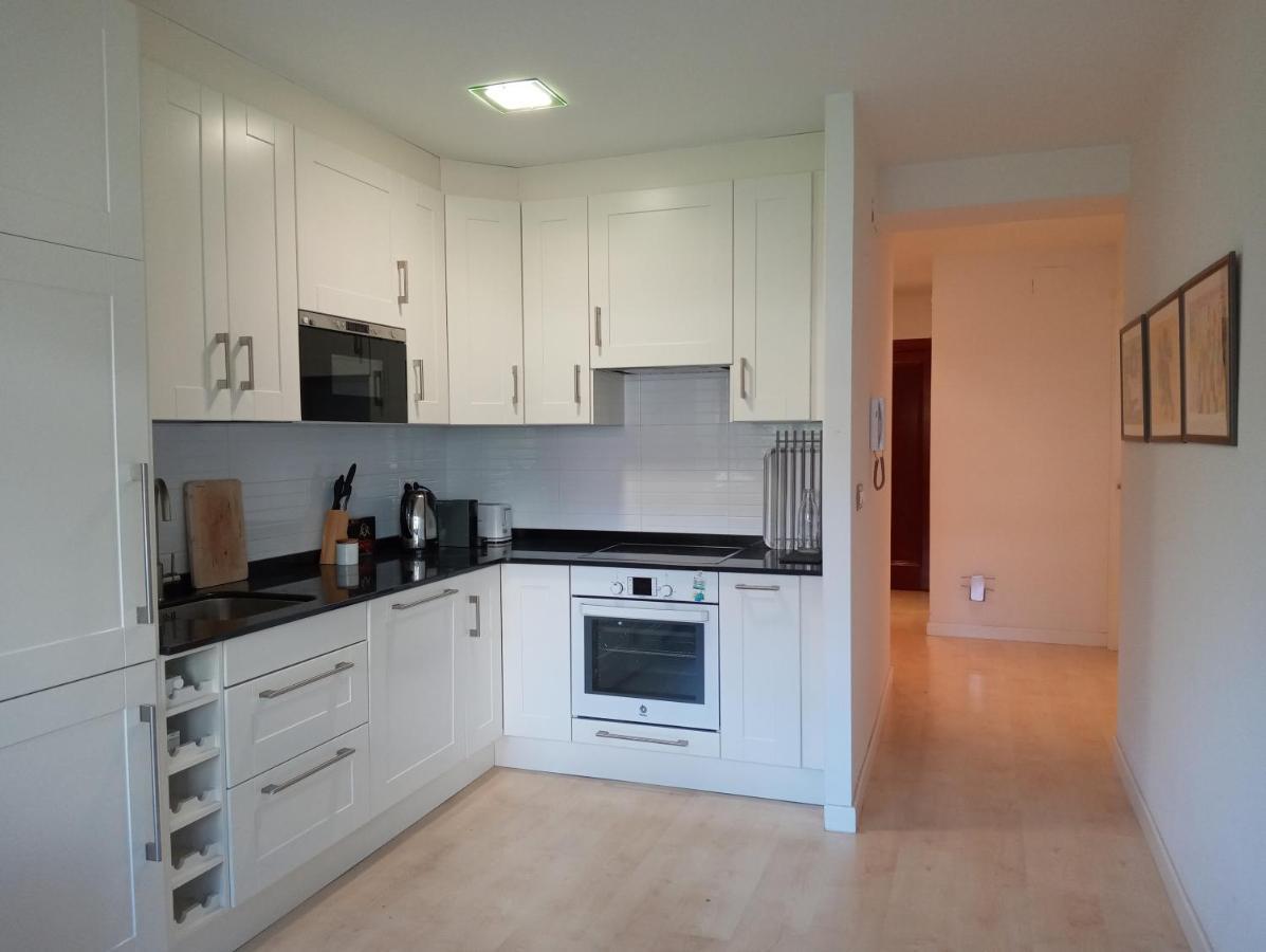 Surf And Art Apartment Parking Gratuito Oviedo Bagian luar foto